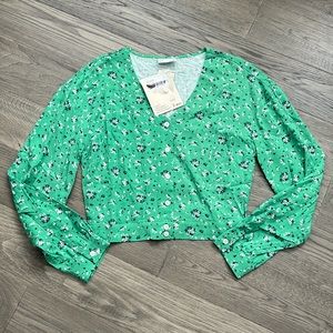 ✨🆕Frank & Oak🆕✨ | The floral blouse in green